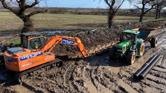 Digger & gravel cart